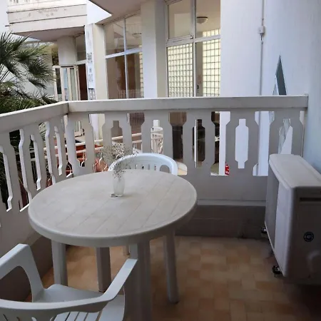 Flat For 4 People With Terrace In With Shared Swimming Pool *