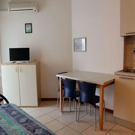 Flat For 4 People With Terrace In With Shared Swimming Pool