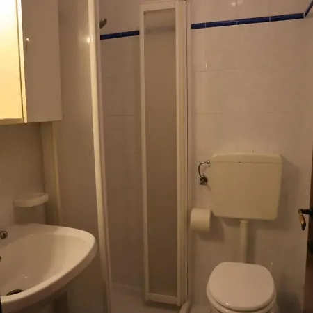 Flat For 4 People With Terrace In With Shared Swimming Pool Apartamento *
