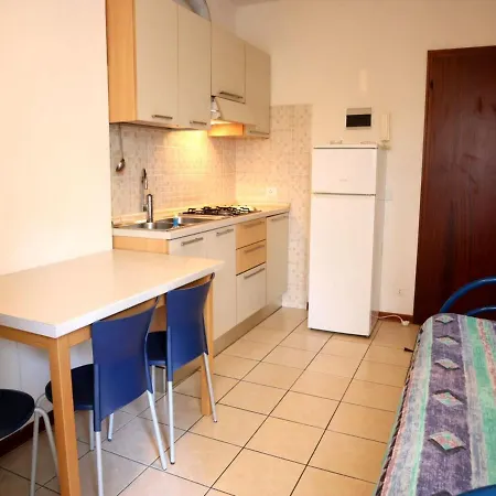 Flat For 4 People With Terrace In With Shared Swimming Pool Lignano Sabbiadoro