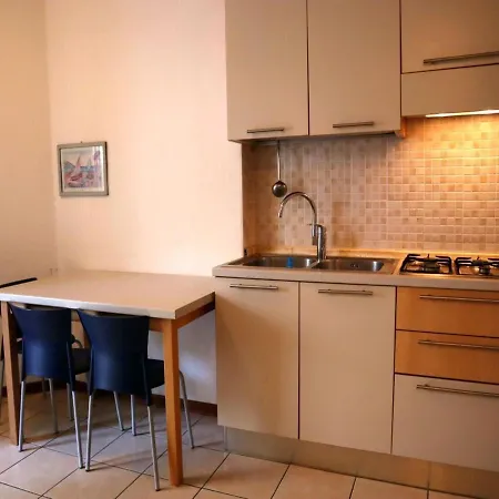 Apartment Flat For 4 People With Terrace In With Shared Swimming Pool *